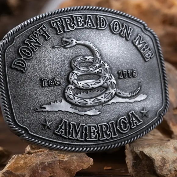 unbranded Other - New men's "Dont tread on me" belt buckle